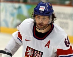 Чех Яромир Ягр оказался вторым хоккеистом в НХЛ, набравшим 1900 очков