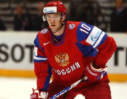 Капитан Российской хоккейное команды, Мозякин пропустит групповой матч с Данией