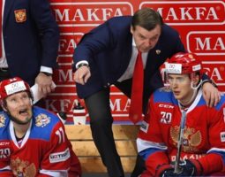 Хоккеисты сборной России померятся силами с канадцами на московском этапе Евротура